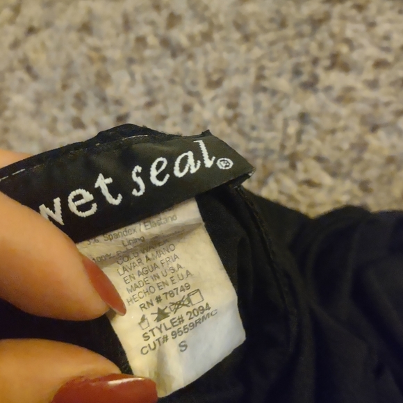Wet seal top - Picture 3 of 3